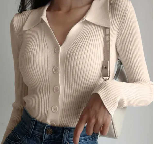 Gerippter Knopf-Pullover mit Kragen